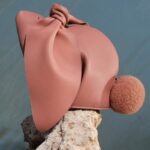 Loewe выпустили сумки в форме кролика, а Fendi — в оттенке «Tiffany Blue».