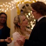 Эмма Робертс в роли Наденьки и вечеринка в клубе вместо бани: в Голливуде сняли ремейк «Иронии судьбы».