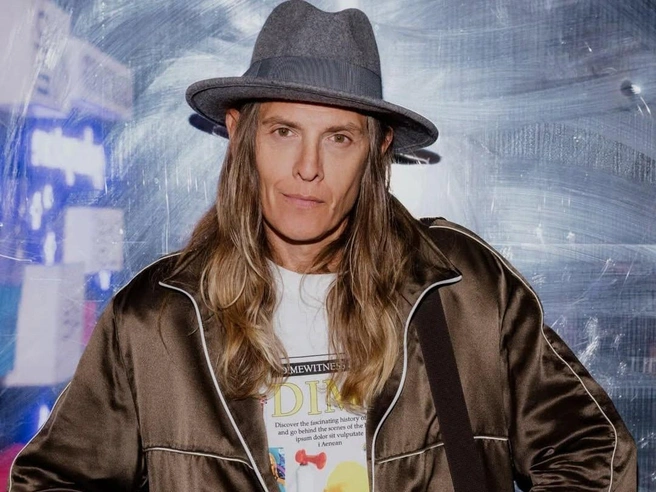 Стиль не в цене и не в бренде: Лисовец уверен, что омолаживают простые вещи и минимализм в деталях | Источник: vladislavlisovets /  (экстремистская организация, деятельность запрещена на территории РФ)