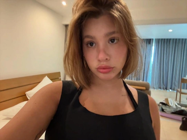 Так девушка выглядела еще пару месяцев назад | Источник: poxenovaaa /  (экстремистская организация, деятельность запрещена на территории РФ)